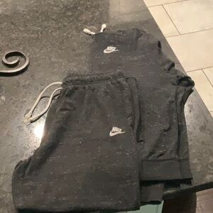 Women’s Nike capri/long sleeve sweatsuit, size medium, grey with white print